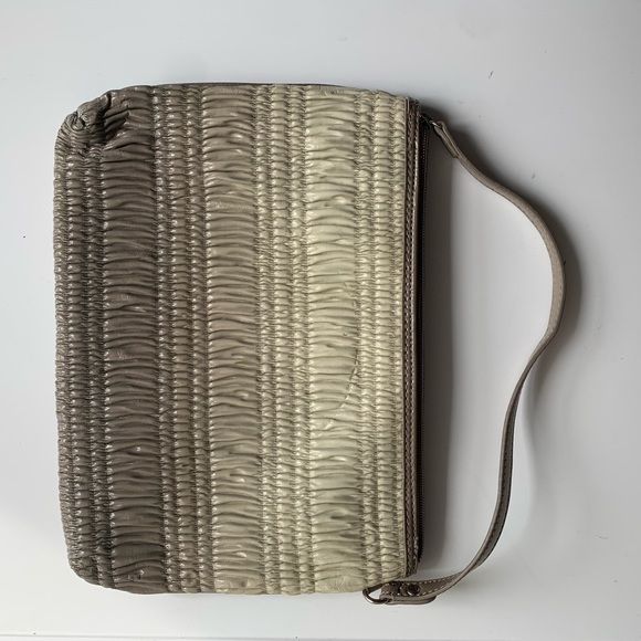 Unique Ombré Nine West Clutch - Picture 2 of 7